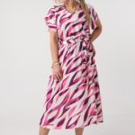 sukienka-rozkloszowana-plus-size-z-rozcieciem-amarantowa (1)