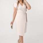 sukienka-z-kopertowym-dekoltem-plus-size-bezowa (5)