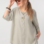 szara-bluzka-z-wiskozy-plus-size-z-dluzszym-tylem (3)