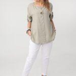 szara-bluzka-z-wiskozy-plus-size-z-dluzszym-tylem (4)