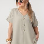 szara-bluzka-z-wiskozy-plus-size-z-dzetami (3)