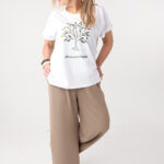 t-shirt-damski-plus-size-z-nadrukiem-kremowy (1)