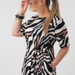 wzorzysta-sukienka-plus-size-wiazana-w-talii-czarno-biala (1)