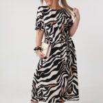 Sukienka koktajlowa plus size rozkloszowana