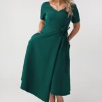 zielona-sukienka-rozkloszowana-midi-plus-size-z-roza (3)