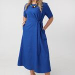 zwiewna-sukienka-plus-size-wiazana-w-talii-chabrowa (3)