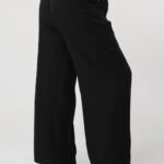 zwiewne-spodnie-damskie-duze-rozmiary-z-szerokimi-nogawkami-czarne (4)