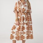 Brązowo-kremowa sukienka plus size letnia w modne wzory 46-52