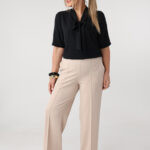 Czarna-elegancka-bluzka-plus-size-z-wiązaniem-na-dekolcie-44-54 (6)