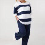 Granatowy komplet dresowy damski plus size spodnie i bluzka w paski (4)