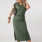 Khaki dopasowana sukienka plus size z marszczeniem 44-52