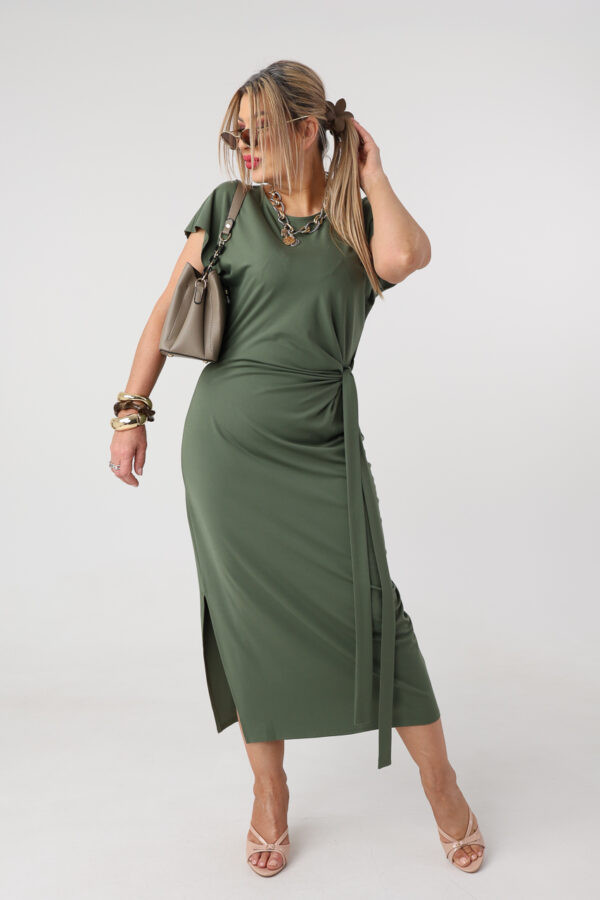 Khaki dopasowana sukienka plus size z marszczeniem 44-52