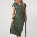Khaki-dopasowana-sukienka-plus-size-z-marszczeniem-44-52 (4)