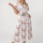 Letnia-sukienka-rozkloszowana-plus-size-z-ozdobnym-paskiem-beżowo-biała (6)