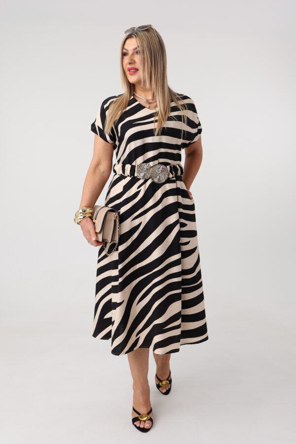 Letnia sukienka rozkloszowana plus size z ozdobnym paskiem czarno-beżowa 42-50