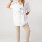 bawelniana-bluzka-z-dekoltem-v-plus-size-z-kwiatem-biala (3)