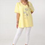 bawelniana-bluzka-z-dekoltem-v-plus-size-z-kwiatem-zolta (1)