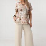 bluzka-z-dekoltem-v-plus-size-w-abstrakcyjny-wzor-bezowa (4)