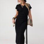 czarna-dopasowana-sukienka-plus-size-z-marszczeniem-44-52 (1)
