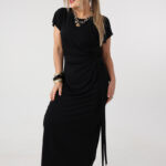 czarna-dopasowana-sukienka-plus-size-z-marszczeniem-44-52 (6)