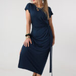 Granatowa dopasowana sukienka plus size z marszczeniem 44-52