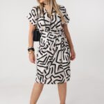 zwiewna-sukienka-plus-size-kopertowa-bezowo-czarna (5)