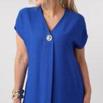 Luźna-sukienka-plus-size-z-ozdobną-broszką-brązowa-chabrowa-44-52 (1)