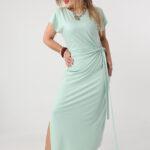 Miętowa-dopasowana-sukienka-plus-size-z-marszczeniem-44-52 (2)