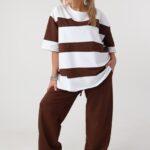 brazowy-komplet-dresowy-damski-plus-size-spodnie-i-bluzka-w-paski (4)