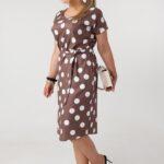 sukienka-w-grochy-plus-size-z-paskiem-brazowa (4)