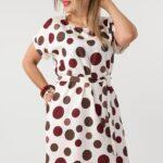 sukienka-w-grochy-plus-size-z-paskiem-kremowo-bordowa (3)