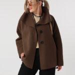 Brązowa-narzutka-damska-plus-size-na-guziki-42-50 (4)