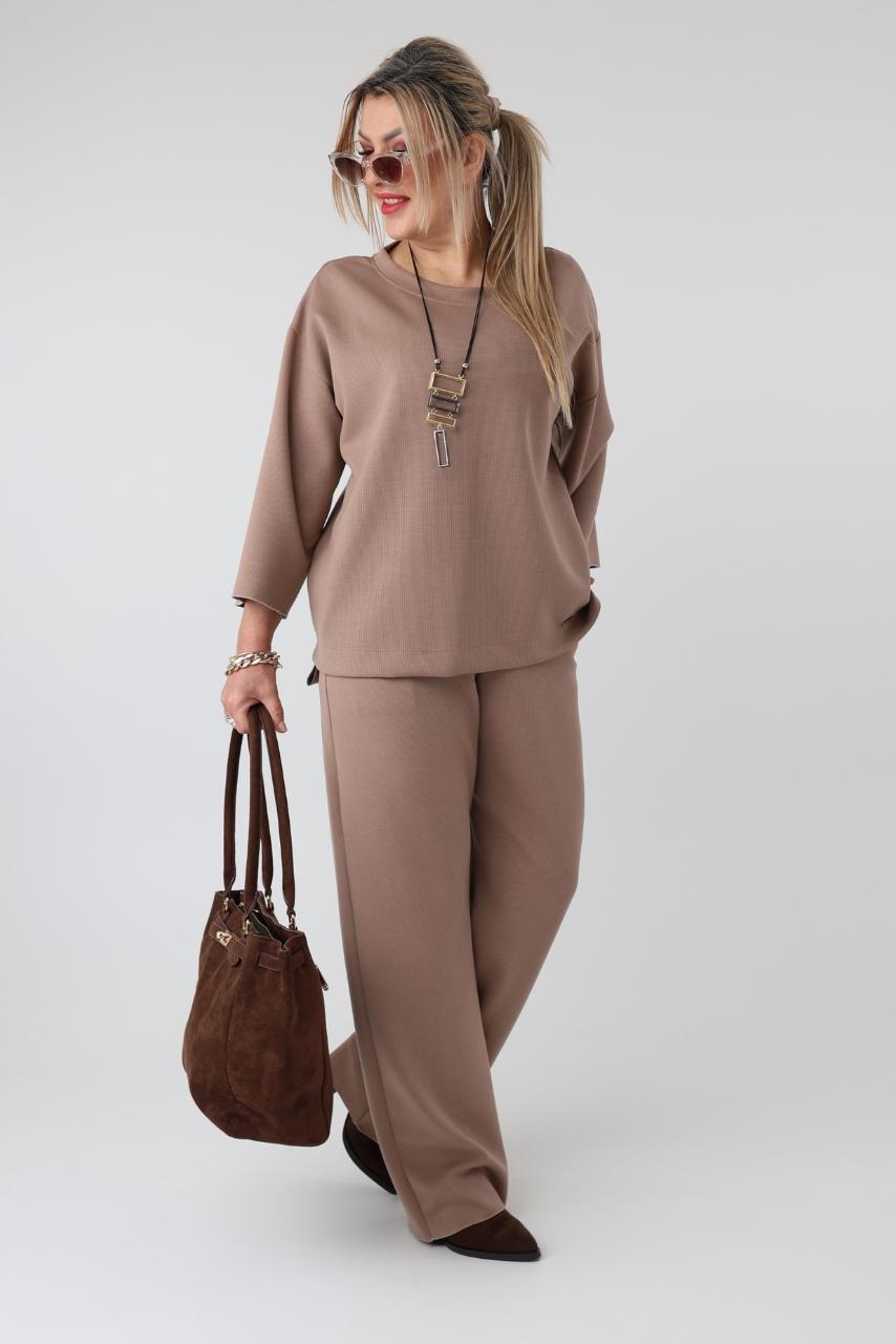 Elegancki komplet damski plus size z bluzką i spodniami – zestaw XXL dla puszystych kobiet