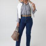 Granatowe jeansy plus size z prostą nogawką i wysokim stanem – dżinsy damskie duże rozmiary dla puszystych kobiet