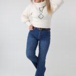 spodnie-jeansowe-damskie-z-rozszerzana-nogawka-plus-size (4)