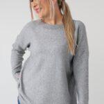 elegancki sweter damski plus size z dżetami na dekolcie – sweter XXL dla puszystych kobiet