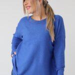 elegancki sweter damski plus size z dżetami na dekolcie – sweter XXL dla puszystych kobiet