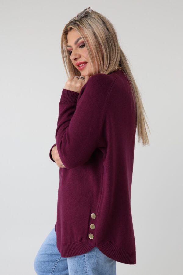 Elegancki sweter damski plus size z dekoltem w serek i ozdobnymi guzikami po bokach – luźny sweter XXL dla puszystych kobiet