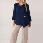 Szyfonowa-bluzka-plus-size-z-klamrą-granatowa (5)