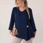 Szyfonowa bluzka plus size z klamrą granatowa 46-54