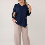 Szyfonowa-bluzka-plus-size-z-klamrą-granatowa (7)