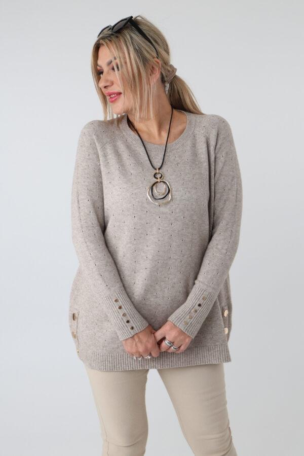 Elegancki ażurowy sweter damski plus size z ozdobnymi guzikami – sweter XXL dla puszystych kobiet