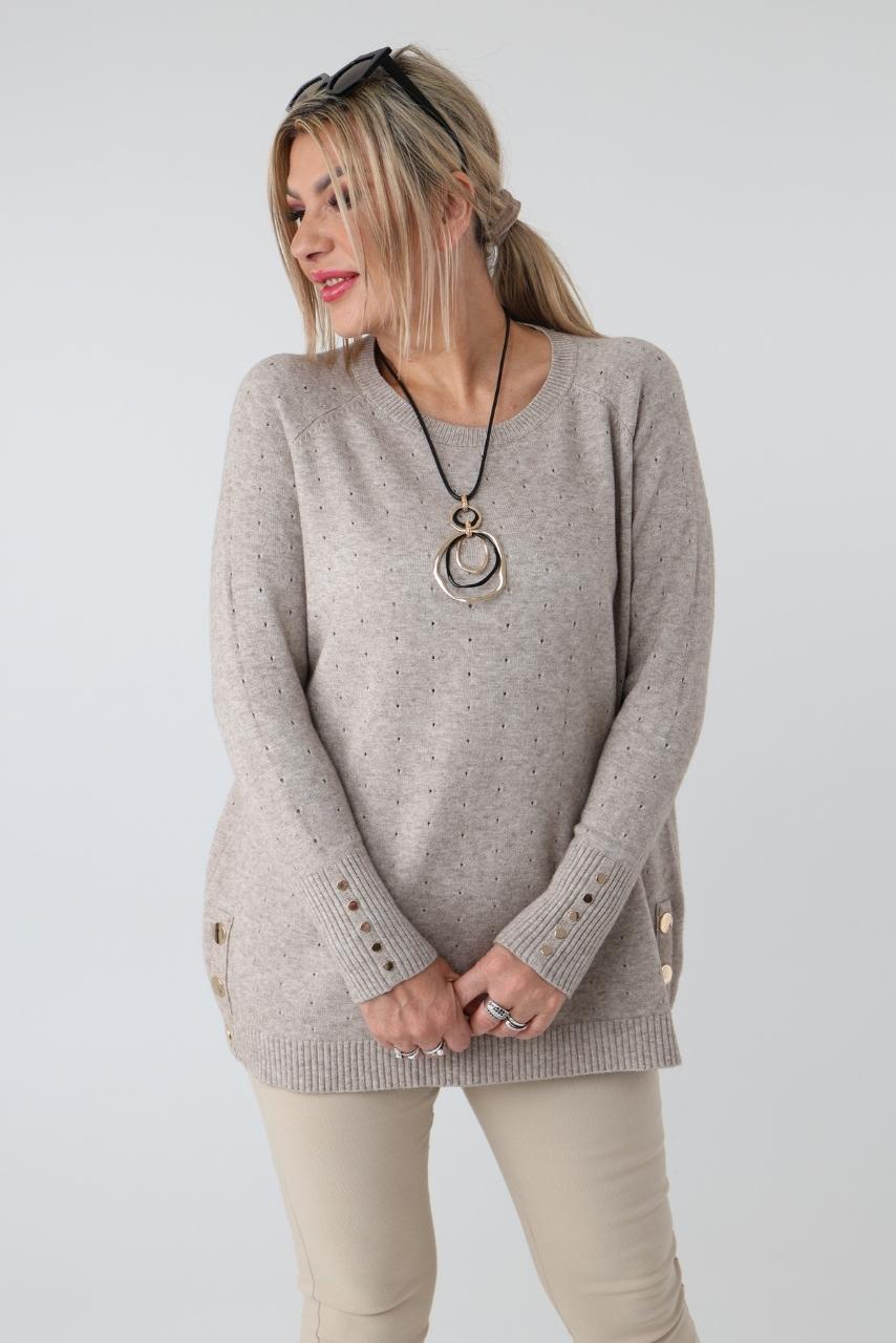 Elegancki ażurowy sweter damski plus size z ozdobnymi guzikami – sweter XXL dla puszystych kobiet