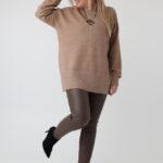 damski-sweter-elegancki-plus-size-z-ozdobnym-przeszyciem-brazowy (3)