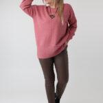 damski-sweter-elegancki-plus-size-z-ozdobnym-przeszyciem-rozowy (4)