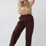 damskie-spodnie-lejace-z-wysokim-stanem-plus-size-szerokie-brazowe (6)