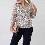 Elegancka bluzka damska plus size z dekoltem w serek – bluzka XXL dla puszystych kobiet w dużych rozmiarach