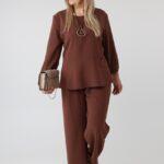 Elegancki komplet damski plus size z baskinką i spodniami – wizytowy zestaw XXL dla puszystych kobiet