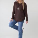 elegancki-sweter-damski-plus-size-z-ozdobnym-splotem-czekoladowy (4)