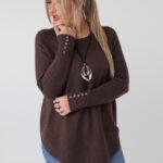 elegancki-sweter-damski-plus-size-z-ozdobnym-splotem-czekoladowy (5)